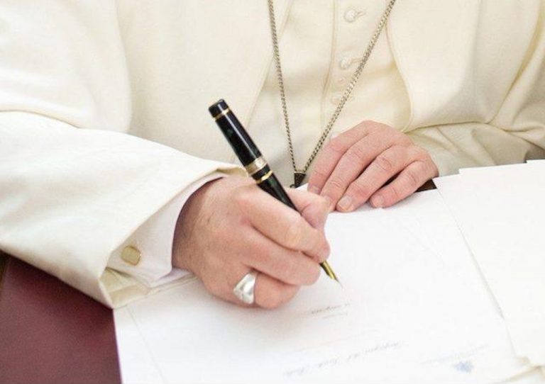 pápež František píše list
