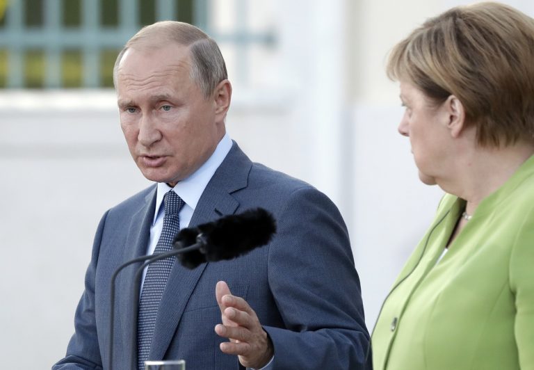 Angela Merkelová, Vladimir Putin tlaèová konferencia zámok Meseberg
