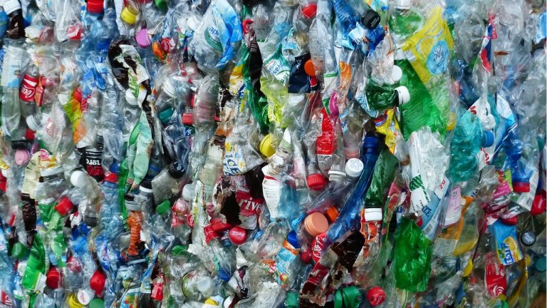 plast fľase odpad zálohovanie