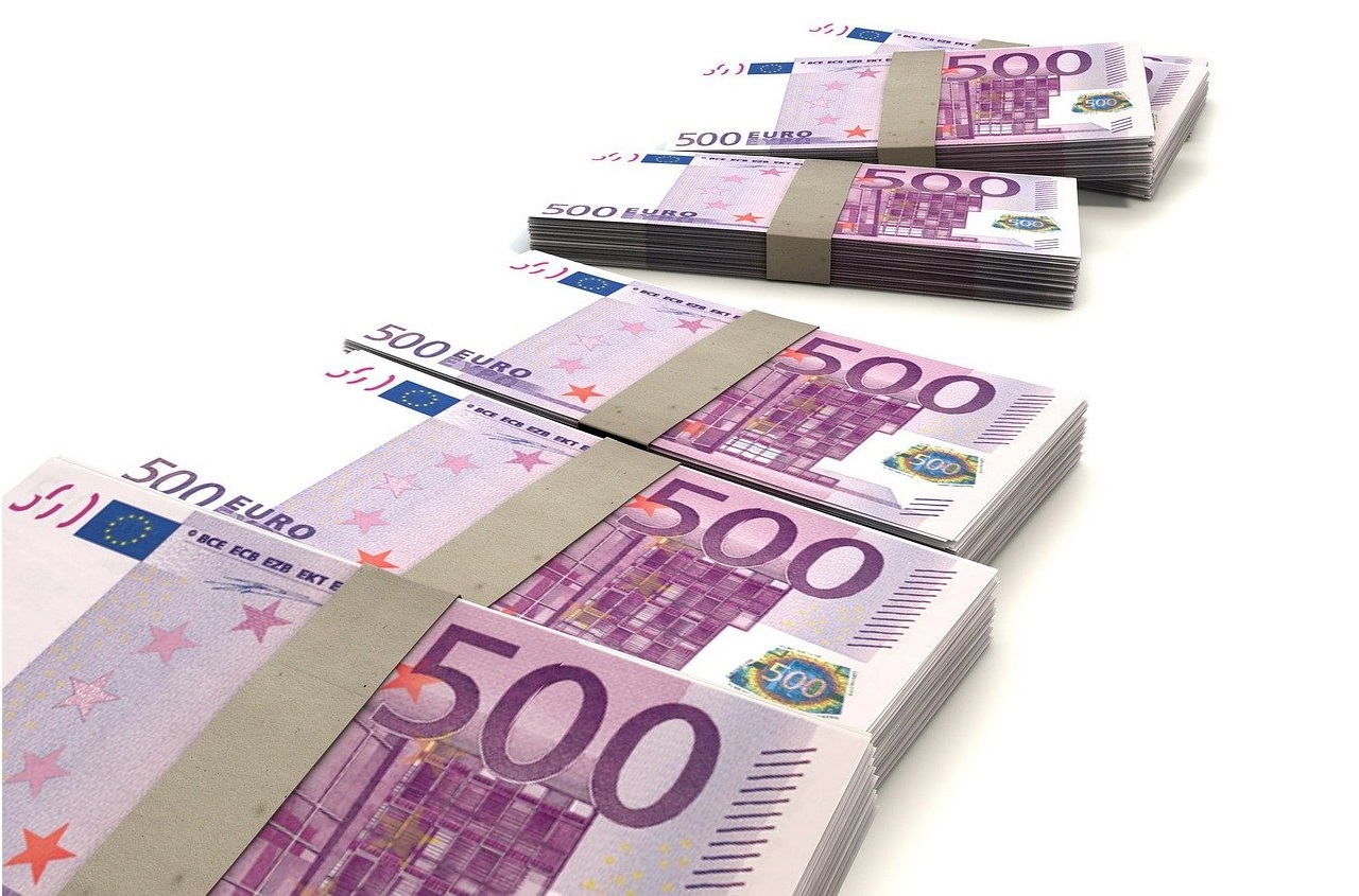 bankovky, peniaze, eurá