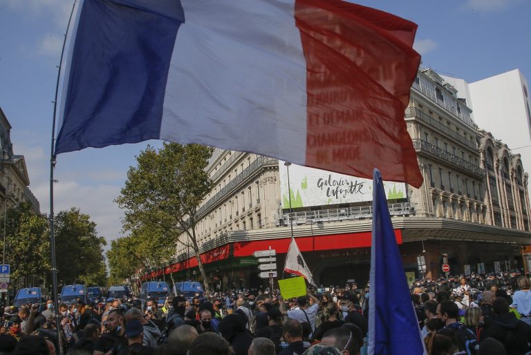 zlte vesty, francuzsko, pariz, protest