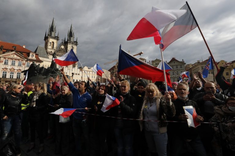 Praha, protest, vláda, opatrenia