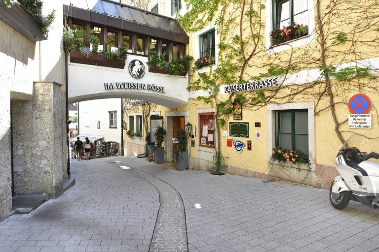 V obci St. Wolfgang sa koronavírusom nakazilo 62 zamestnancov hotelov