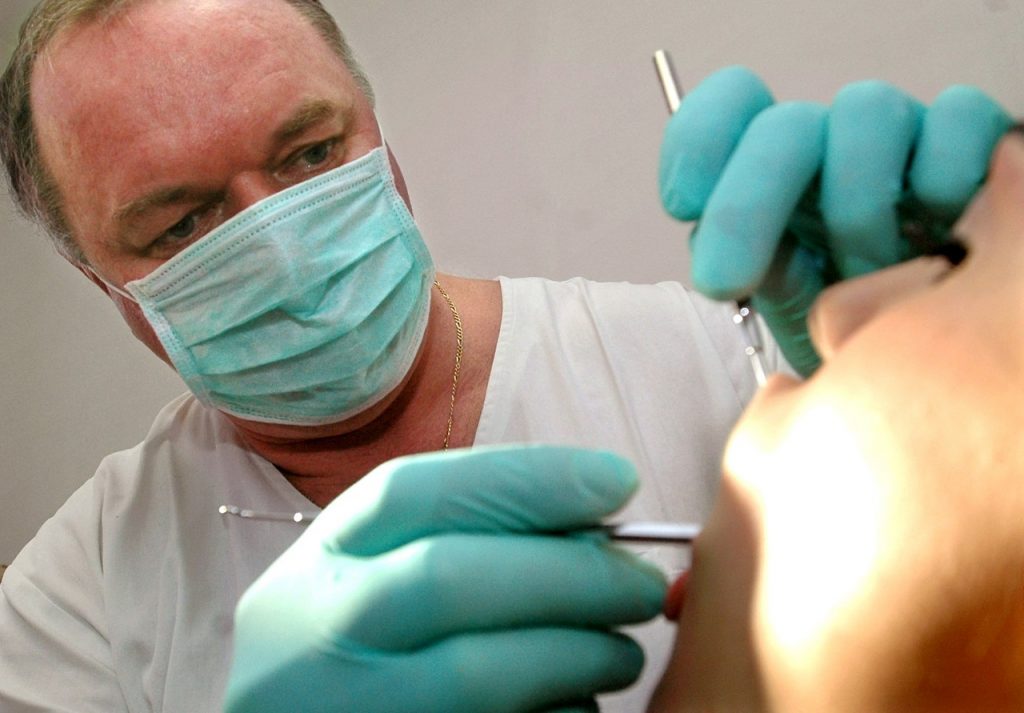 zubár zuby zubný lekár