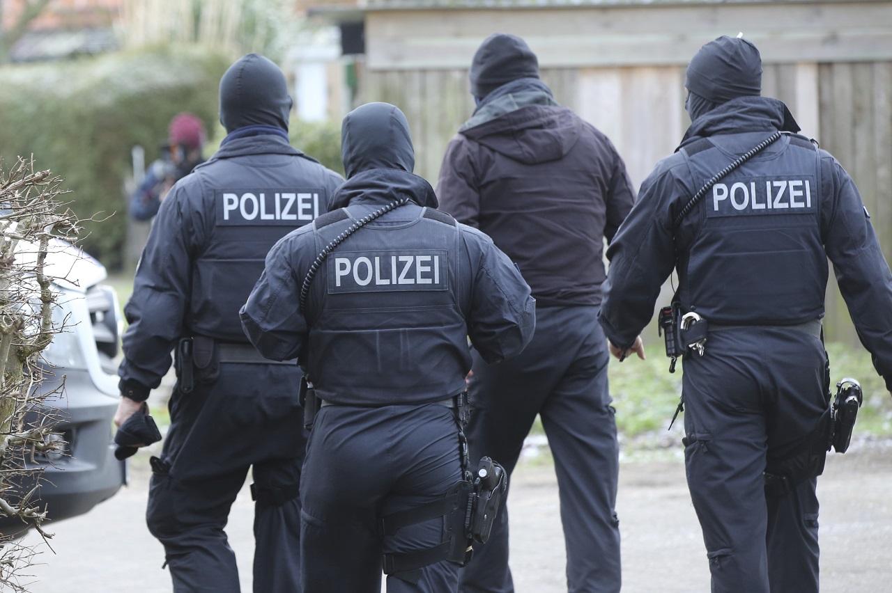 V nemeckom meste sa študenti ozbrojili. Rodičia opisujú “nefunkčnú políciu”