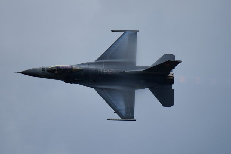 stihacka F-16