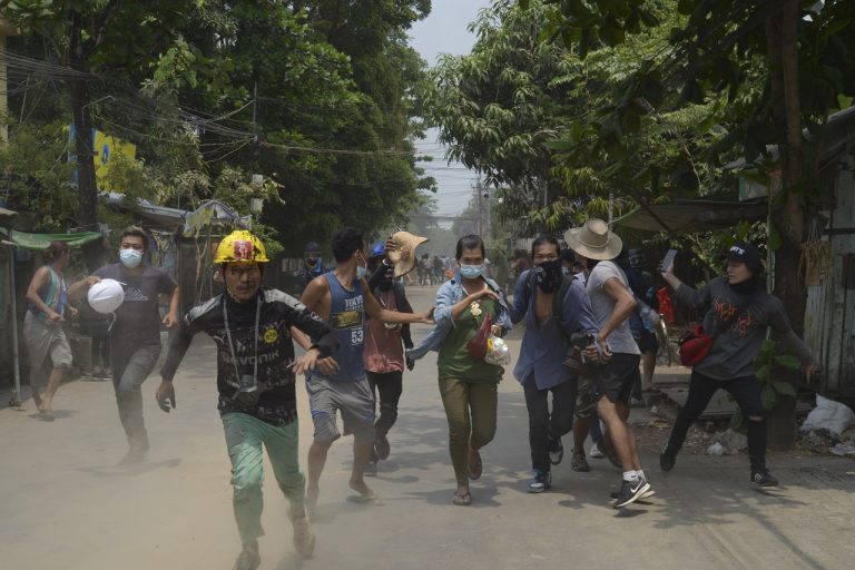 Demonštranti v Mjanmarsku