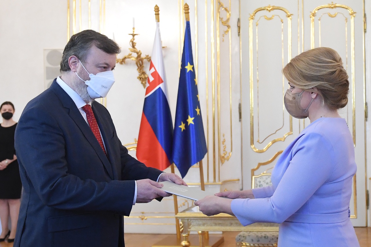 Prezidentka Zuzana Čaputová vymenovala Milana Krajniaka za ministra práce