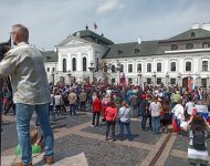 V Bratislave sa koná avizovaný pokojný pochod občanov