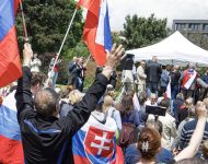Na snímke účastníci počas protestného zhromaždenia hnutia Republika proti totalitnej vláde a za Referendum 2021 na Námestí slobody v Bratislave 