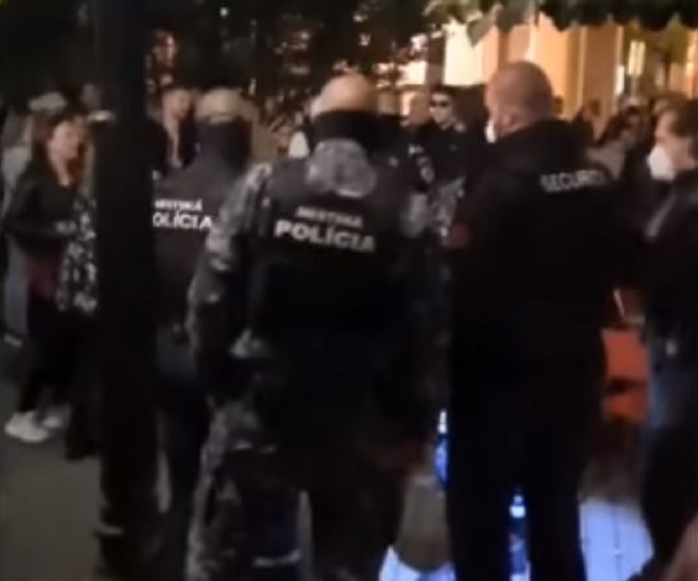 incident polícia v Bratislave