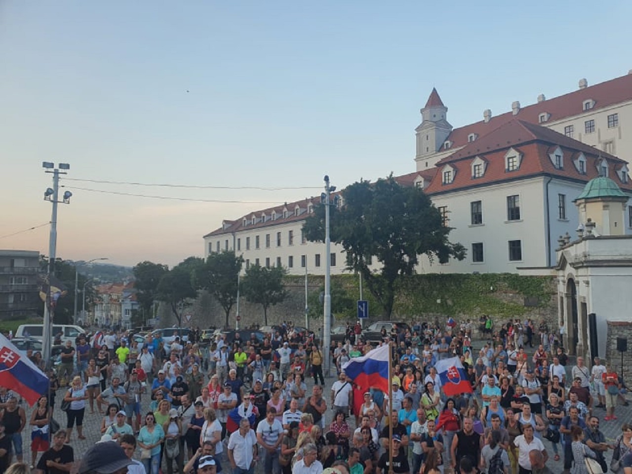 Protest pred NR SR v Bratislave