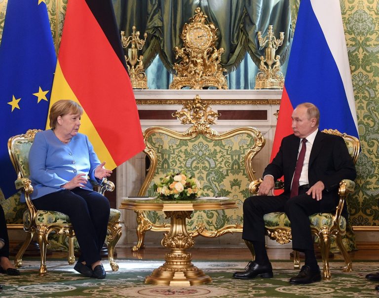 Angela Merkelová, Vladimir Putin rozhovory