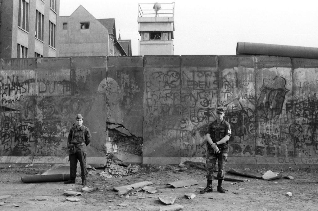 Archív Nemecko múr Berlínsky výstavba začiatok výročie