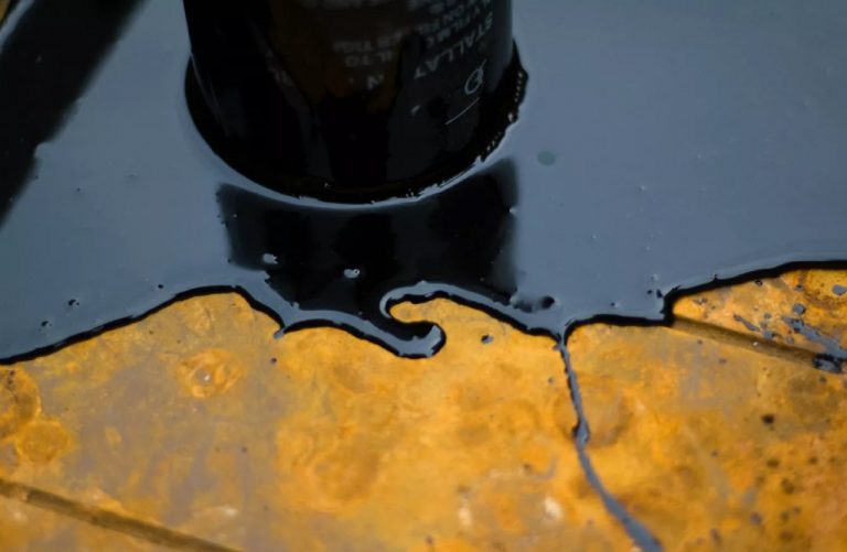 ropa vyliata na plechu