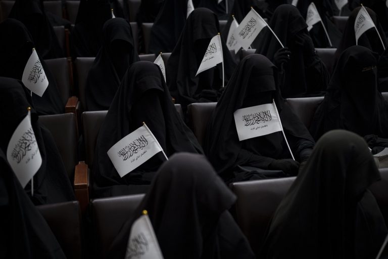 Zahalené afganské ženy