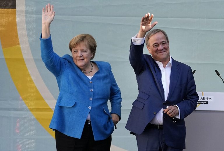 Angela Merkelová, Armin Laschet