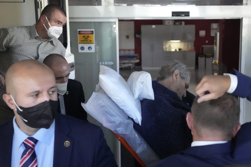 Prezidenta Miloša Zemana hospitalizovala Ústredná vojenská nemocnica