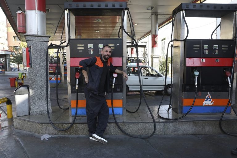 Irán pohonné hmoty čerpacie stanice výpadok