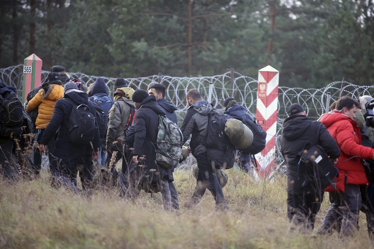 Poľsko umožní novinárom vstup do oblastí hraničiacich s Bieloruskom -  Hlavné správy