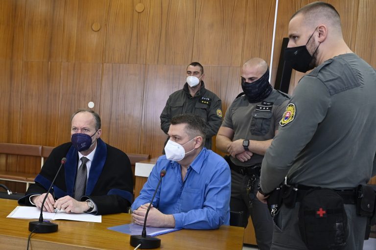 Okresný súd v Trenčíne rozhoduje o podmienečnom prepustení odsúdeného podnikateľa Ladislava Bašternáka z výkonu trestu