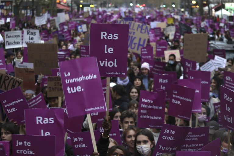 Paríž ženy ochrana násilie protest