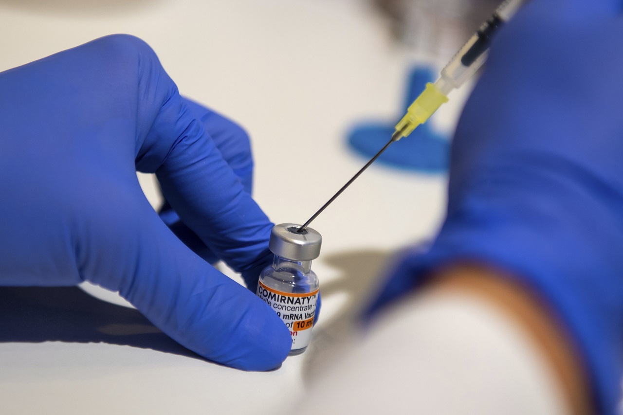 CDC identifikuje možný bezpečnostný problém s aktualizovanou vakcínou Covid-19 od spoločnosti Pfizer, ale…