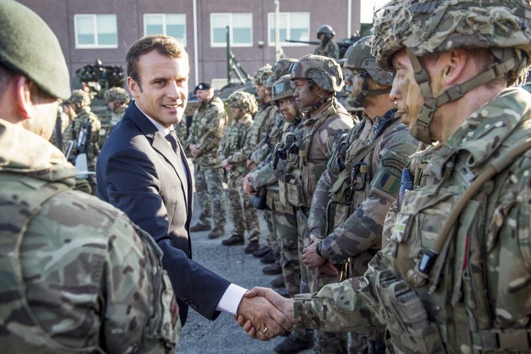 Emmanuel Macron, vojaci NATO