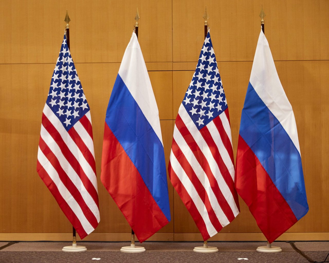 USA a Rusko vlajky