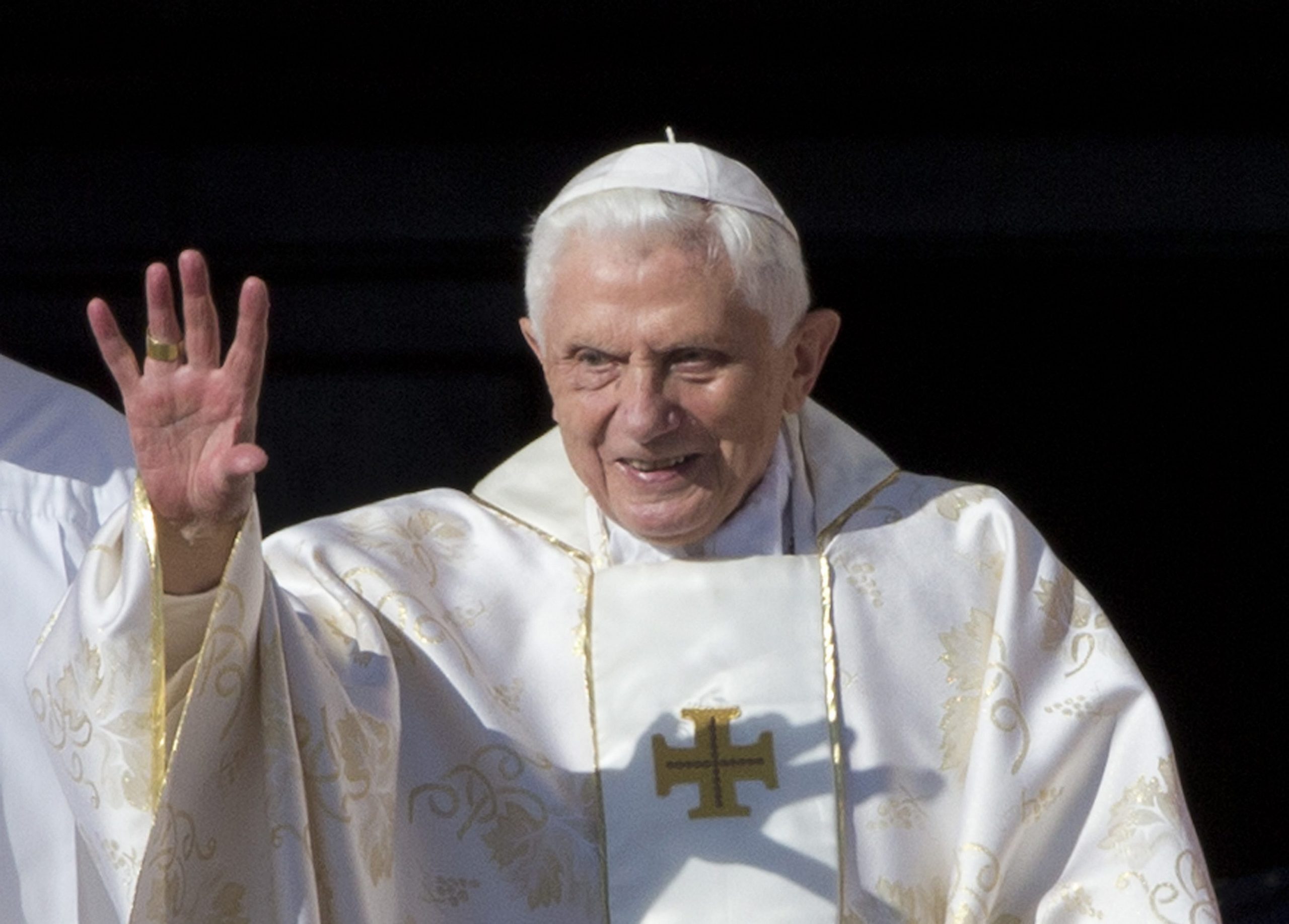 Politici reagujú na úmrtie Benedikta XVI.