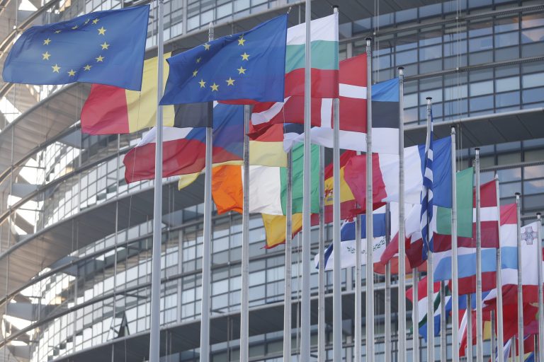 vlajky budova Európsky parlament