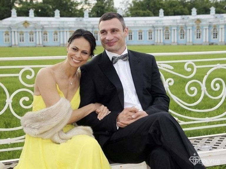 Starosta Kyjeva Vitalij Kličko s manželkou Natáliou