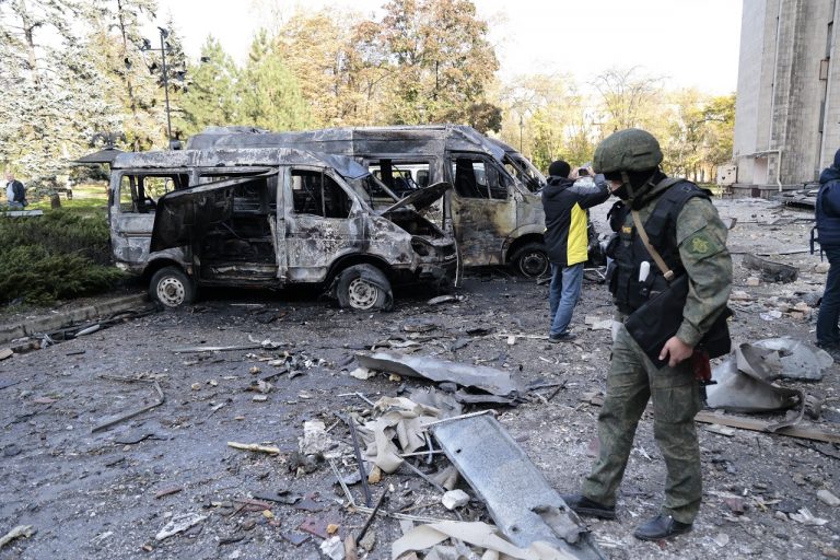 Ruské sily útočili za uplynulý deň na vyše 30 ukrajinských obcí