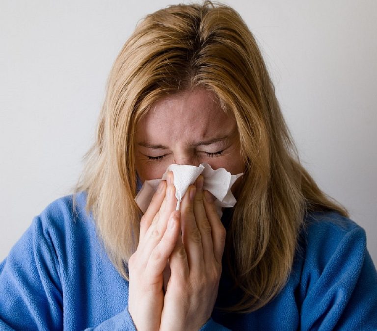 choroba, chrípka, prechladnutie, fúkanie nosa