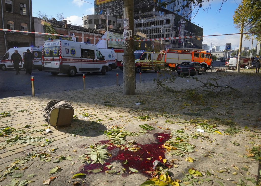 Raketový útok na Kyjev si vyžiadal obete a ranených