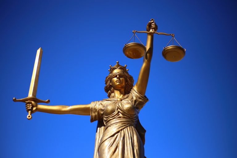 spravodlivosť socha súdnictvo