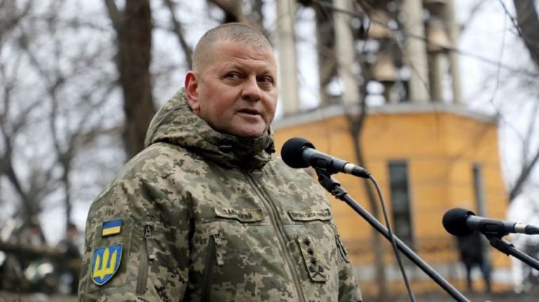 Veliteľ ukrajinských ozbrojených síl Valerij Zalužnyj