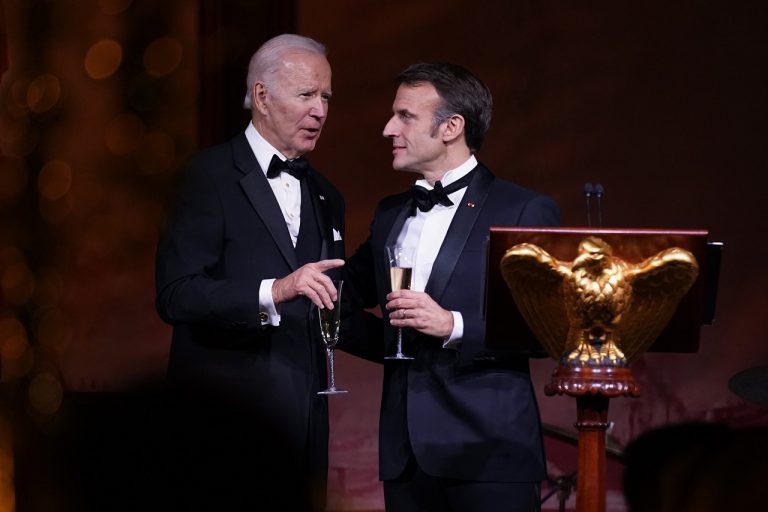 Joe Biden privítal na štátnej návšteve v Bielom dome Emmanuela Macrona