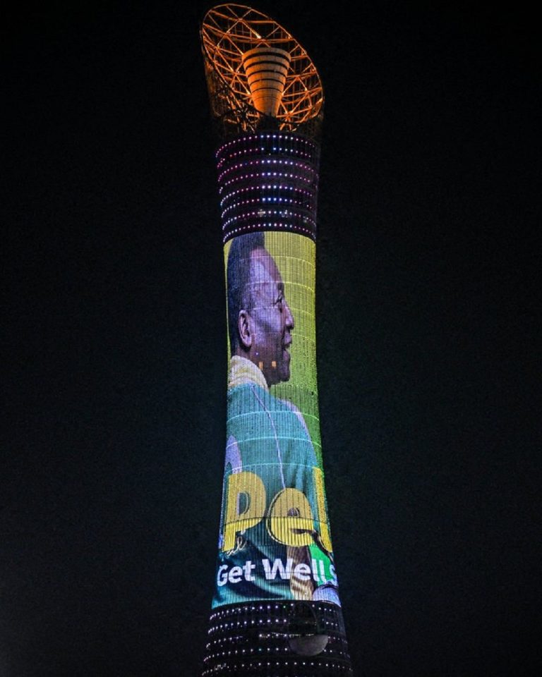 Veža s pochodňou v Dauhe je pre Pelého osvetlená