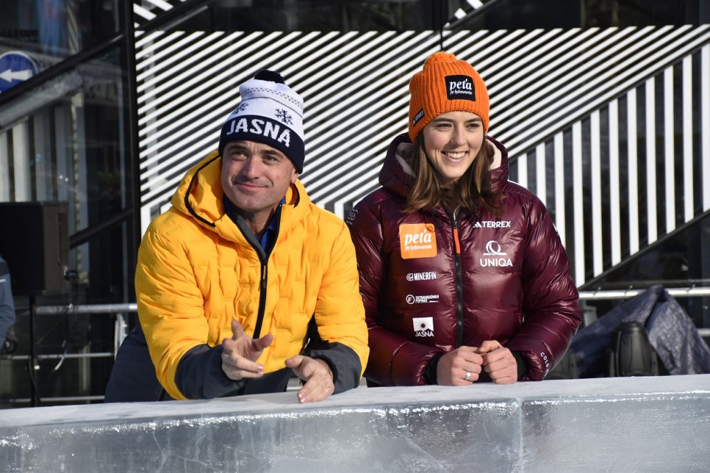 Turizmus: Zimnú turistickú sezónu na Liptove otvorila lyžiarka Petra Vlhová