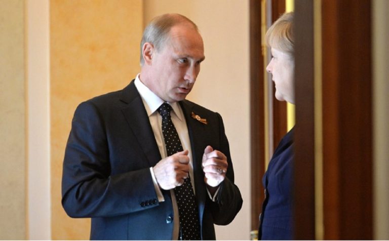 Putin s Merkelovou v Kremli 2015