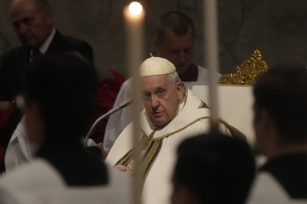 Pápež František na vianočnej omši odsúdil vojnu, chudobu a konzum