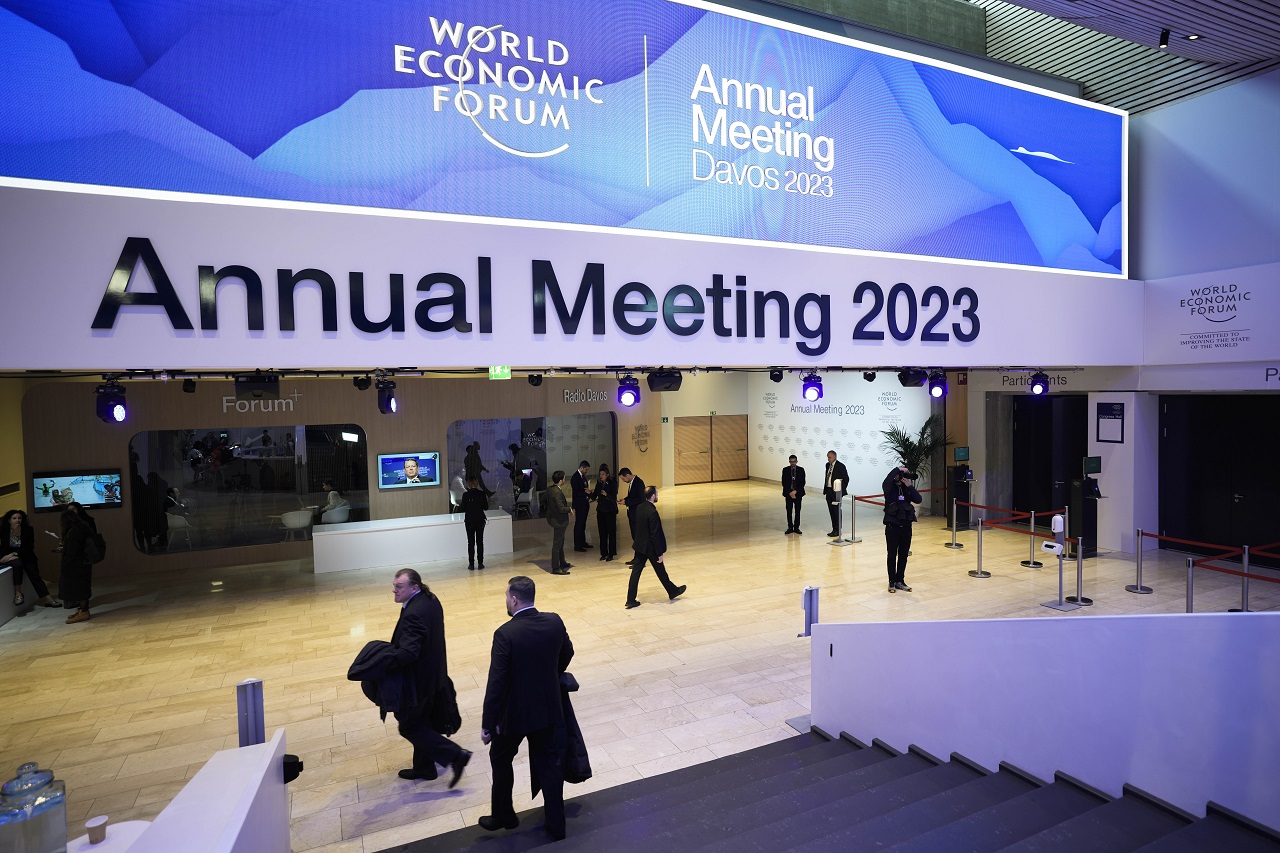 Vedúci predstavitelia Davosu predpovedajú Globálnu recesiu. Kedy nastane?