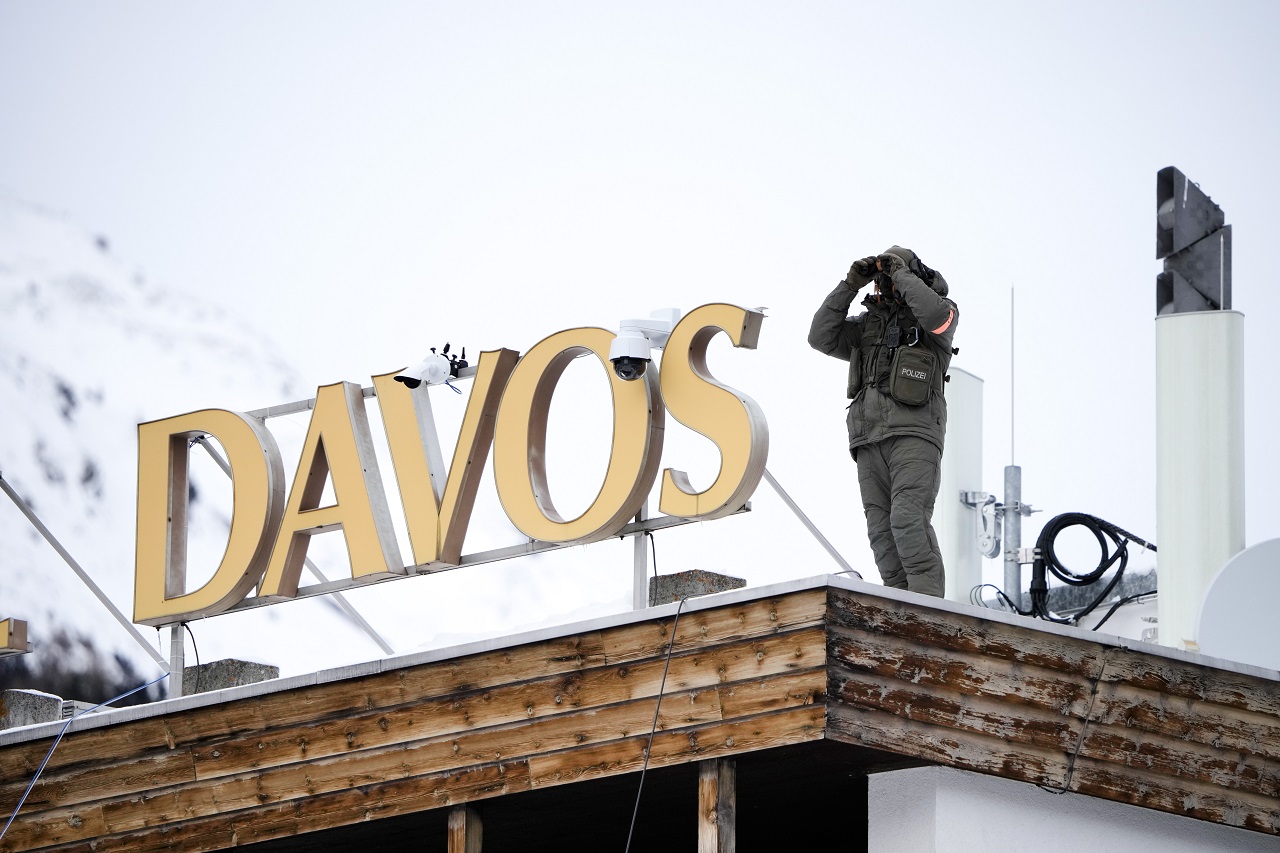 Program Davosu 2023 je v troskách