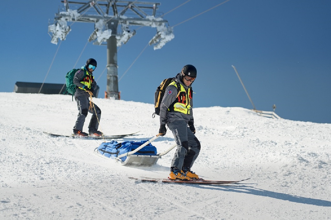 Horskí záchranári ošetrili v sobotu v lyžiarskych strediskách 41 zranených