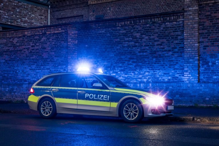 polícia nemecká, policajné auto