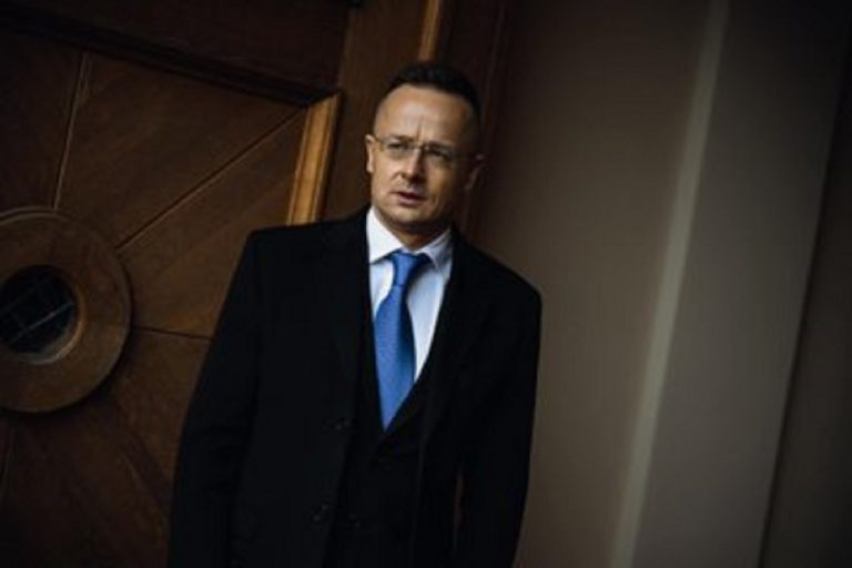 maďarský minister zahraničných vecí Szijjártó