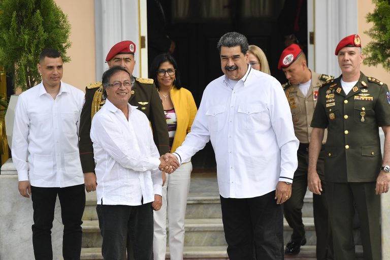 Gustavo Petro Nicolás Maduro