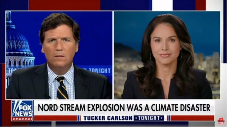 Tucker Carlson vo vysielani televízie Fox News