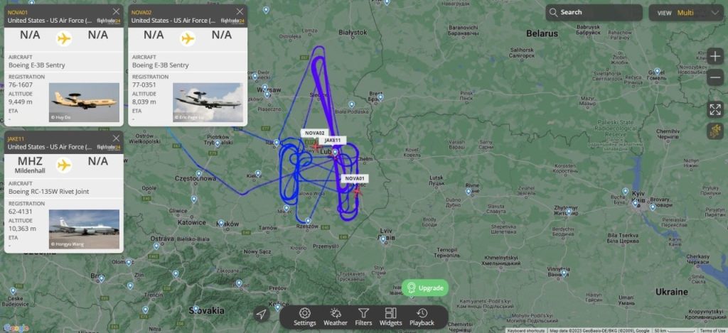Podľa portálu Flightradar24 tri americké prieskumné lietadlá krúžia nad ukrajinskými hranicami nad Poľskom